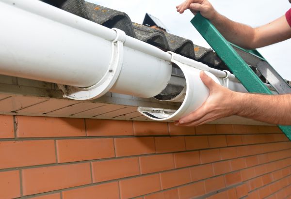 Gutter Maintenance in Easley