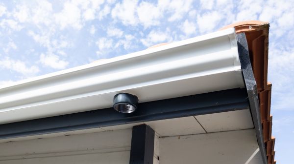 Seamless Gutters Installation in Easley