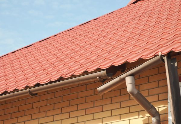 Loose Gutter Repair in Easley
